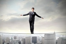 "Nín thở" khi VN-Index vật lộn giữ mốc 1.470 điểm