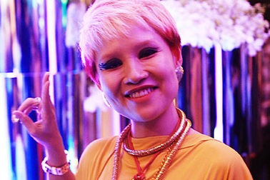 Mai Khôi lại gây sốc với tóc