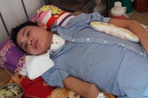 Thương xót chàng thanh niên bị tai nạn lao động nhiều lần phải bỏ viện về nhà
