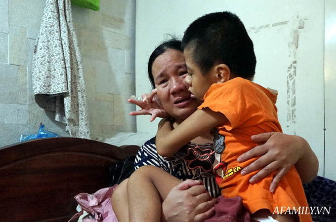 Người mẹ nghèo và hành trình 15 năm đi tìm tiếng gọi "mẹ" của con trai bại não - Ảnh 8. Người mẹ nghèo và hành trình 15 năm đi tìm tiếng gọi "mẹ" của con trai bại não - Ảnh 8.