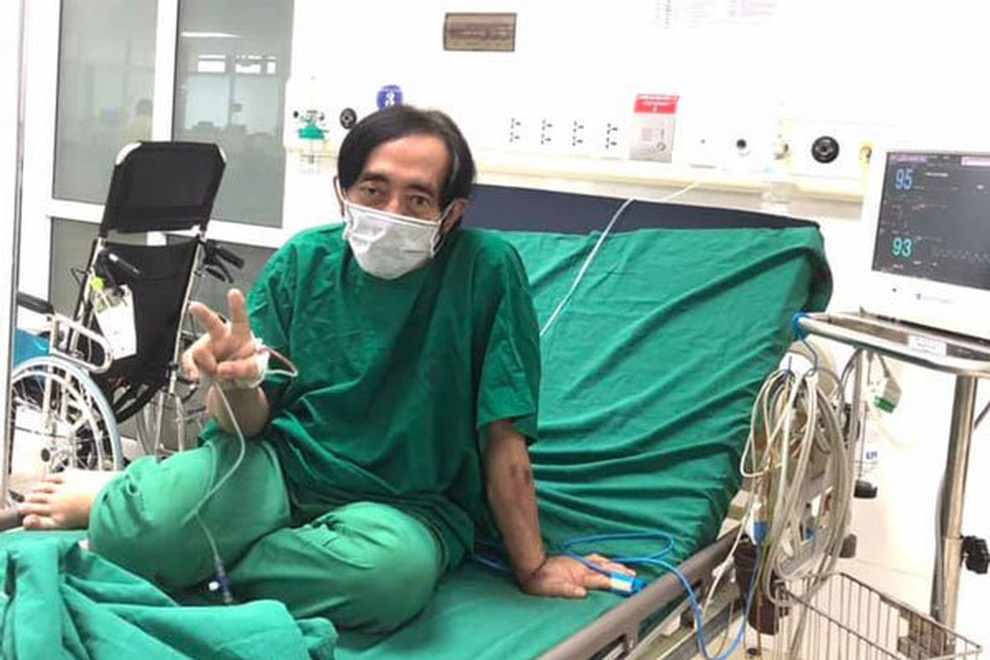 Nghệ sĩ Giang Còi gầy gò điều trị ung thư giai đoạn cuối - 1 Nghệ sĩ Giang Còi gầy gò điều trị ung thư giai đoạn cuối - 1
