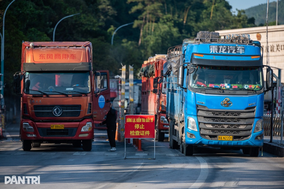 Việt - Trung hội đàm ngay trên đường biên giới để sớm thông quan hàng hóa - 1 Việt - Trung hội đàm ngay trên đường biên giới để sớm thông quan hàng hóa - 1