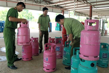 Hai ngày “vật lộn” phanh phui sai phạm của một công ty gas
