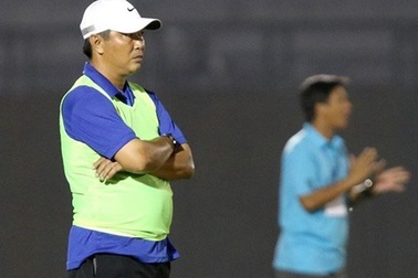 HLV Trần Minh Chiến bất ngờ nộp đơn từ chức ở B.Bình Dương