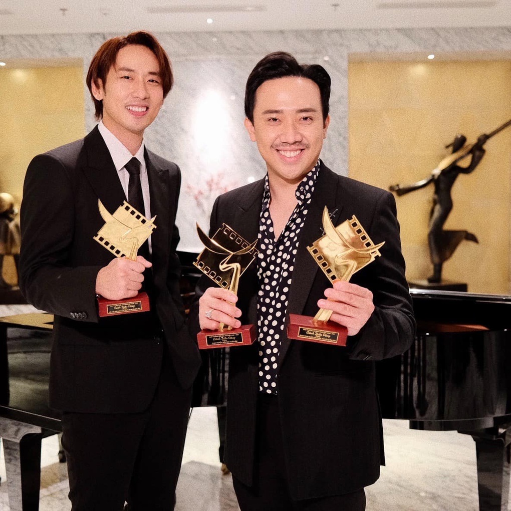 Mỹ nam trăm tỷ của phim Mai: 3 tuổi bán vé số, nghi vấn hẹn hò nữ chính - 9