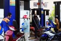 Kìm tăng giá xăng dầu vì doanh nghiệp lãi “khủng”?