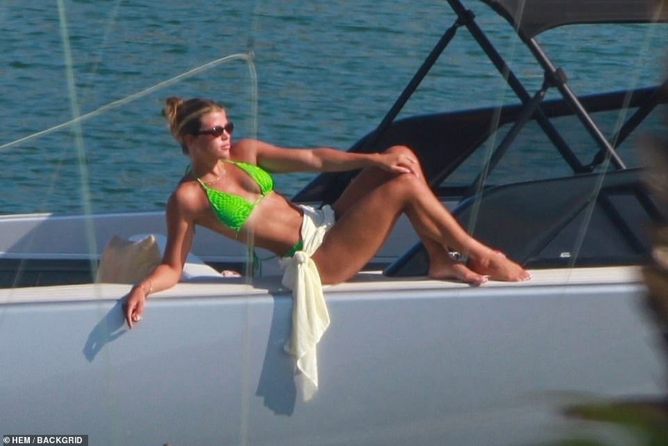 Sofia Richie gợi cảm đón tuổi 22 - 6 Sofia Richie gợi cảm đón tuổi 22 - 6