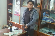 Xịt hơi cay cướp tiền trong cửa hàng điện thoại ở TPHCM