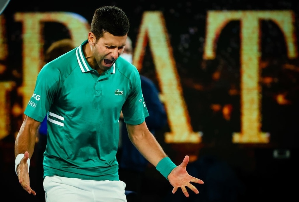 Djokovic phải dừng thi đấu để khán giả rời sân - 16 Djokovic phải dừng thi đấu để khán giả rời sân - 16