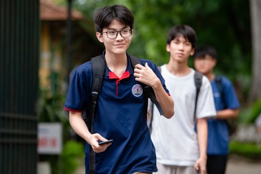 Đề thi toán vào lớp 10 Hà Nội: Học sinh khen đề dễ, chỉ "buông" câu cuối