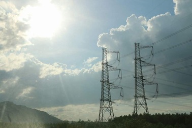 Thi công công trình gần đường dây điện: Cần lưu ý điều gì?