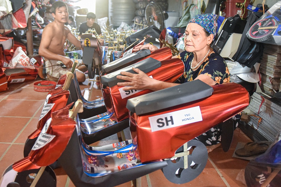 Đột nhập xưởng sản xuất hàng ngàn xe SH vàng mã - 2 Đột nhập xưởng sản xuất hàng ngàn xe SH vàng mã - 2