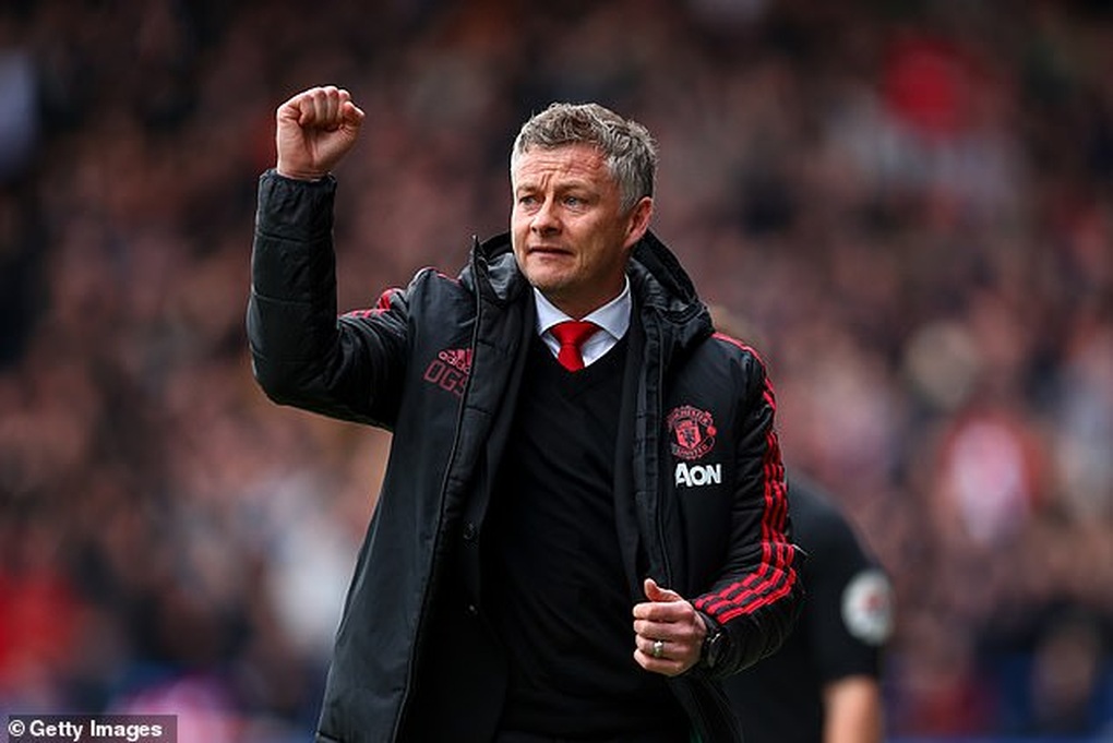 Solskjaer vén màn sự thật ở Man Utd: Nhiều kẻ nhỏ mọn, CR7 là gánh nặng - 1 Solskjaer vén màn sự thật ở Man Utd: Nhiều kẻ nhỏ mọn, CR7 là gánh nặng - 1