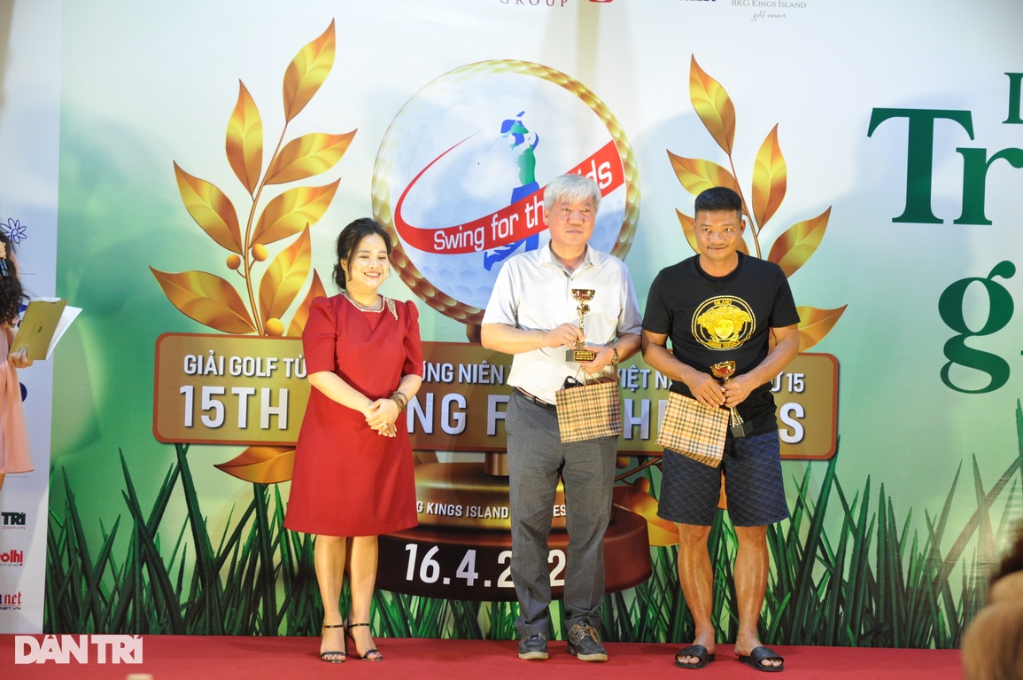Giải Golf vì trẻ em lần thứ 15: Hơn 2,3 tỷ đồng sẽ đến với trẻ em nghèo - 5 Giải Golf vì trẻ em lần thứ 15: Hơn 2,3 tỷ đồng sẽ đến với trẻ em nghèo - 5