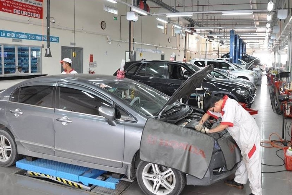 Tranh cãi chuyện ô tô bị từ chối bảo hành vì không... thay dầu chính hãng - 1 Tranh cãi chuyện ô tô bị từ chối bảo hành vì không... thay dầu chính hãng - 1