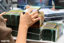 Nữ đại gia thu hàng trăm tỷ đồng khi bán sạch cổ phần công ty chứng khoán