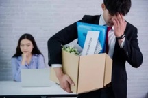 Không đi làm vì nhập viện cấp cứu, người đàn ông bị cho thôi việc