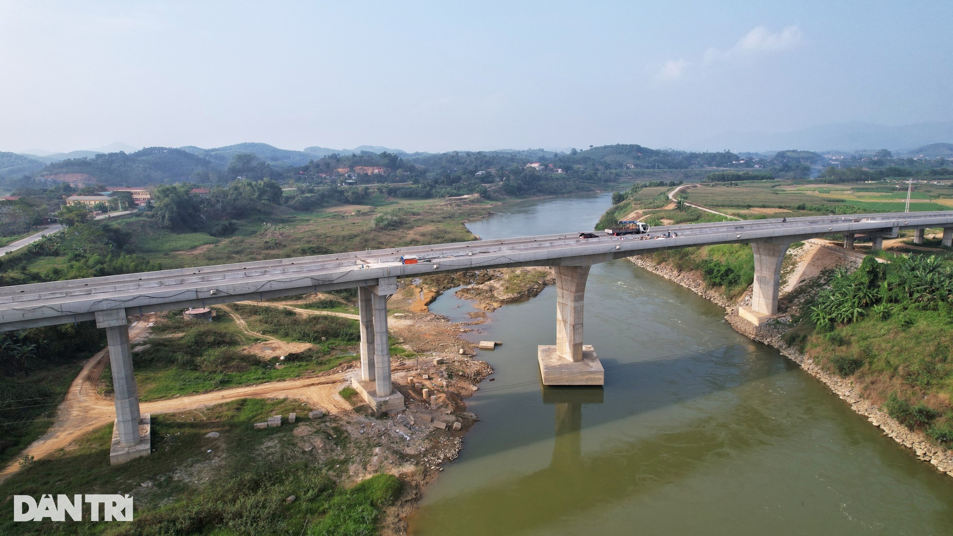 Toàn cảnh cao tốc Tuyên Quang - Phú Thọ sắp thông xe - 4 Toàn cảnh cao tốc Tuyên Quang - Phú Thọ sắp thông xe - 4
