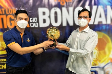 Cơn sốt săn tìm bóng vàng đột ngột "nóng" lên những ngày cuối cùng