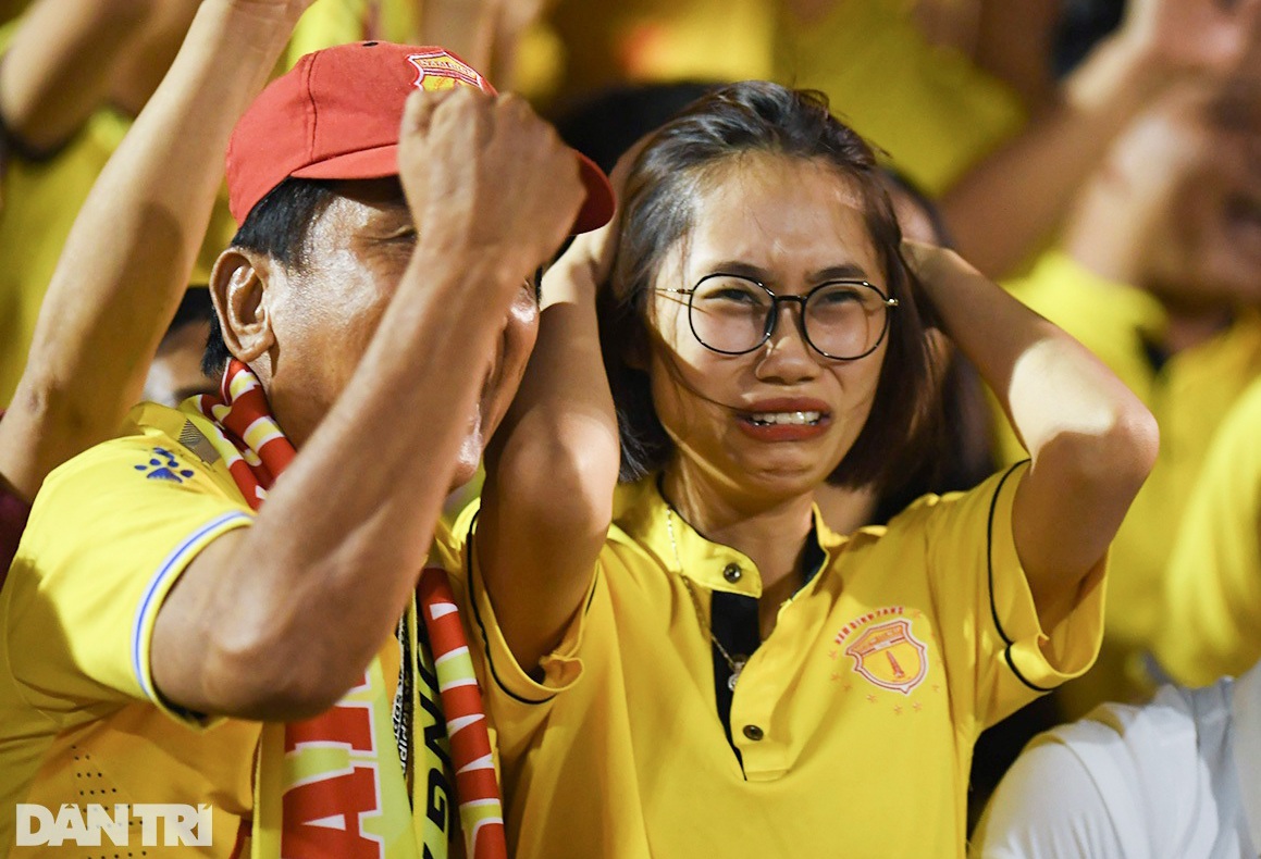 CLB Nam Định vượt thác ghềnh trụ hạng thành công V-League - 20 CLB Nam Định vượt thác ghềnh trụ hạng thành công V-League - 20