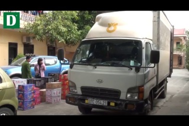 Bắt giữ xe vận chuyển hơn 1 tấn rau, củ, quả