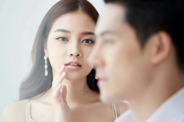 Đến ra mắt nhà trai, tôi hoảng hốt khi nhận ra cậu của anh là ai