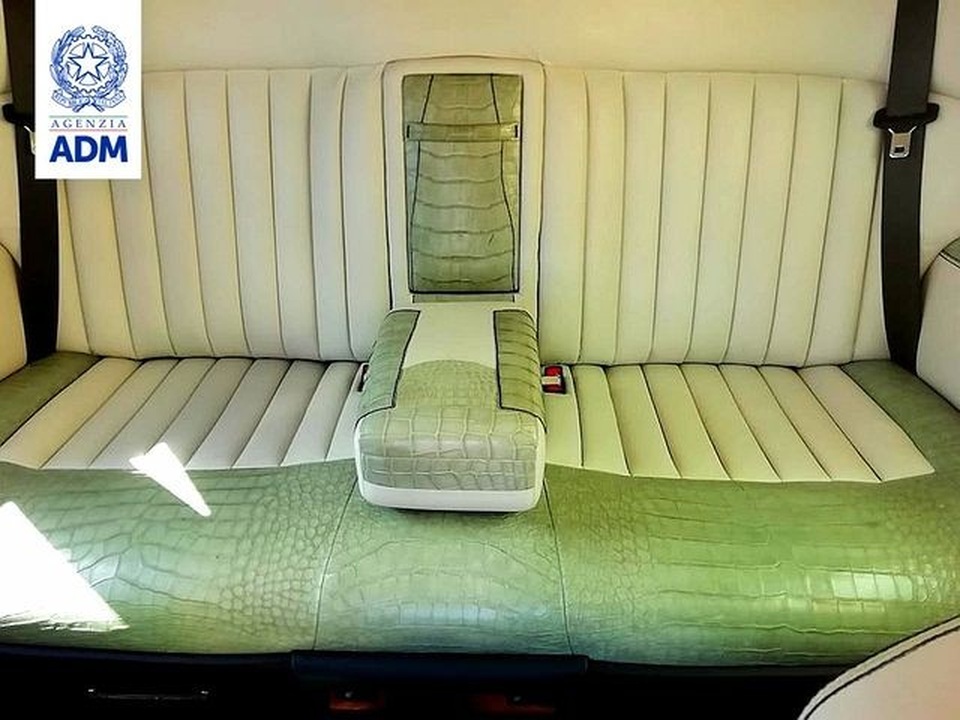 Hải quan Italia tịch thu một chiếc Rolls-Royce vì lý do bất ngờ - 3