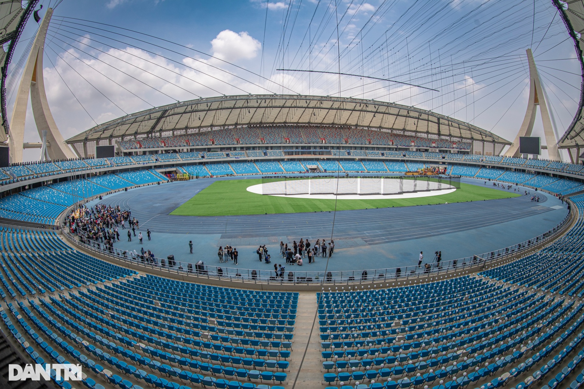 Cận cảnh thuyền buồm 160 triệu USD của Campuchia trước khai mạc SEA Games - 4 Cận cảnh thuyền buồm 160 triệu USD của Campuchia trước khai mạc SEA Games - 4