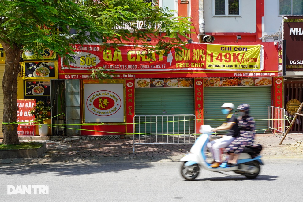 Hà Nội: Phong tỏa tòa chung cư 400 hộ dân và nhiều cửa hàng, quán ăn - 9 Hà Nội: Phong tỏa tòa chung cư 400 hộ dân và nhiều cửa hàng, quán ăn - 9