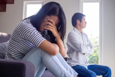 Họ hàng bỗng có thái độ khác lạ, tôi nhục nhã ê chề khi biết được lý do