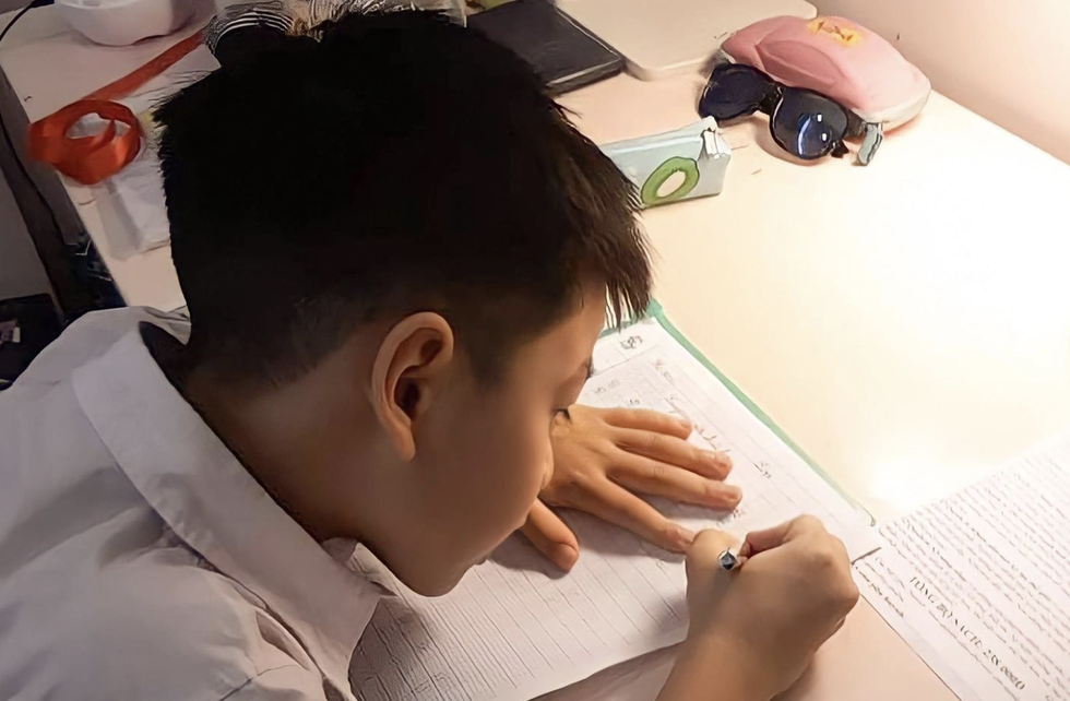 Giao 320 bài tập Tết: Không phải áp lực nào cũng thành kim cương! - 1