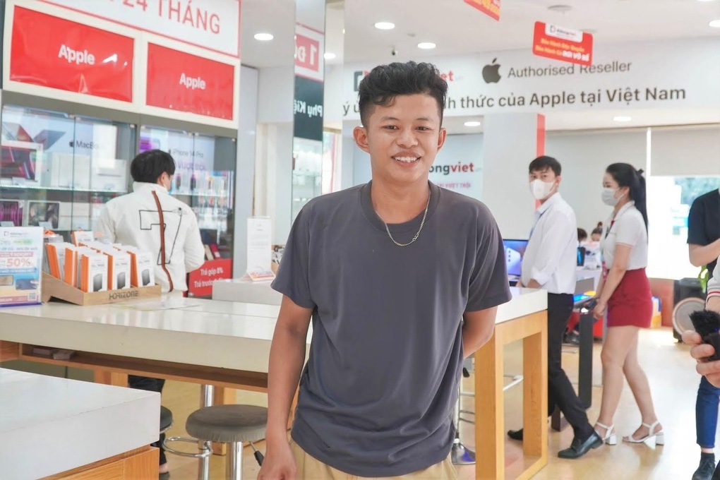 Khách hàng nói gì khi mua điện thoại tại Di Động Việt? - 2 Khách hàng nói gì khi mua điện thoại tại Di Động Việt? - 2