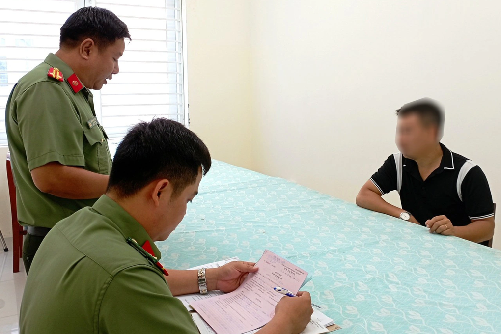 Xử phạt người đàn ông lên mạng báo chốt đo nồng độ cồn - 1 Xử phạt người đàn ông lên mạng báo chốt đo nồng độ cồn - 1