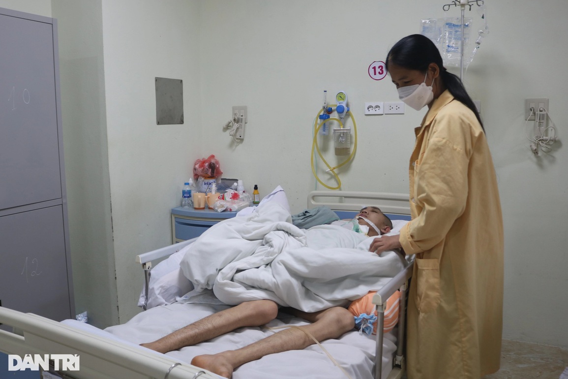 Mẹ cùng đường rồi, biết bán gì để cứu con đây! - 4 Mẹ cùng đường rồi, biết bán gì để cứu con đây! - 4