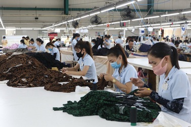 "Đỏ mắt" tìm lao động sau Tết