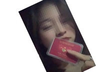 Sự thật bất ngờ về "tấm thẻ đỏ quyền lực" của hot girl Hà Nội