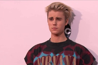 Justin Bieber dự lễ trao giải âm nhạc Mỹ