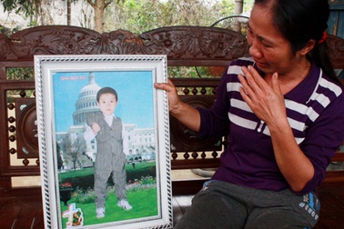 Xót thương hai cháu nhỏ tử nạn vì hố công trình không rào chắn