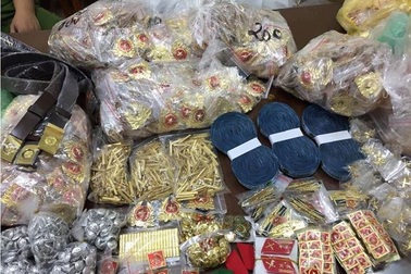 Hà Nội: Phát hiện cơ sở bán hơn 7.000 quân trang