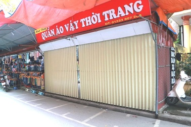 Phường "xẻ thịt" vỉa hè cho thuê, UBND thành phố Ninh Bình nói "vô can"!