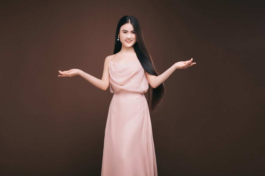 Giọng ca Opera Hà Uyển Linh ra mắt album nhạc trữ tình - 1 Giọng ca Opera Hà Uyển Linh ra mắt album nhạc trữ tình - 1