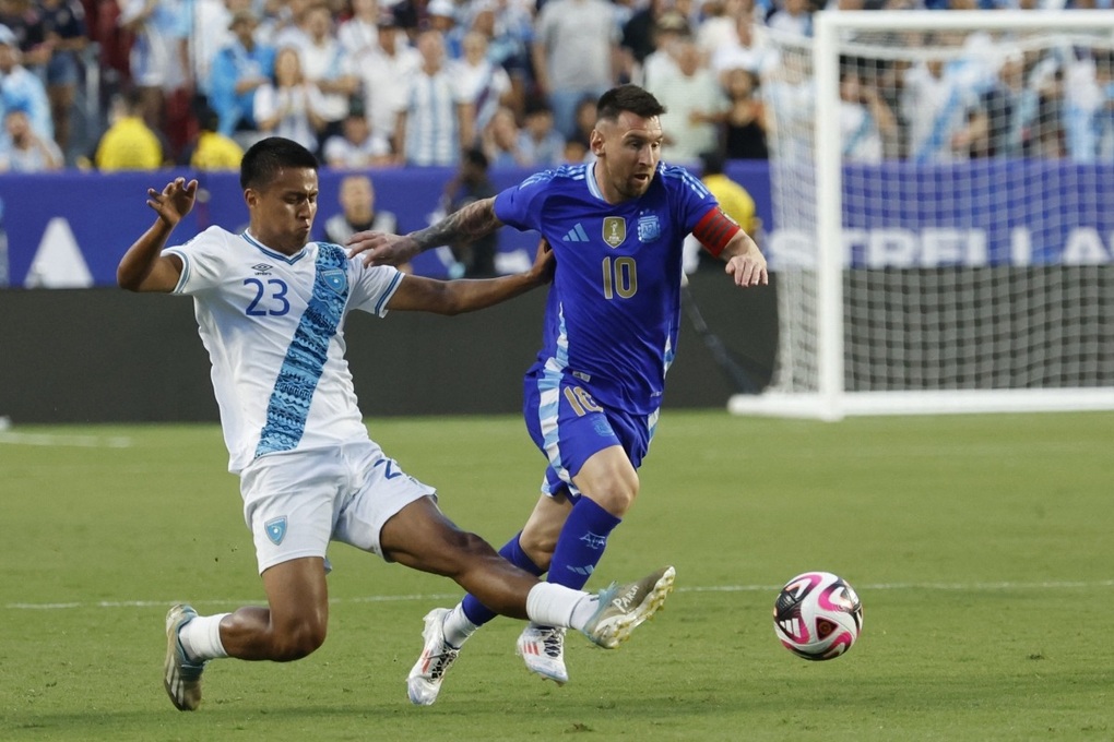 HLV Scaloni: Copa America hấp dẫn vì Messi còn thi đấu - 1 HLV Scaloni: Copa America hấp dẫn vì Messi còn thi đấu - 1