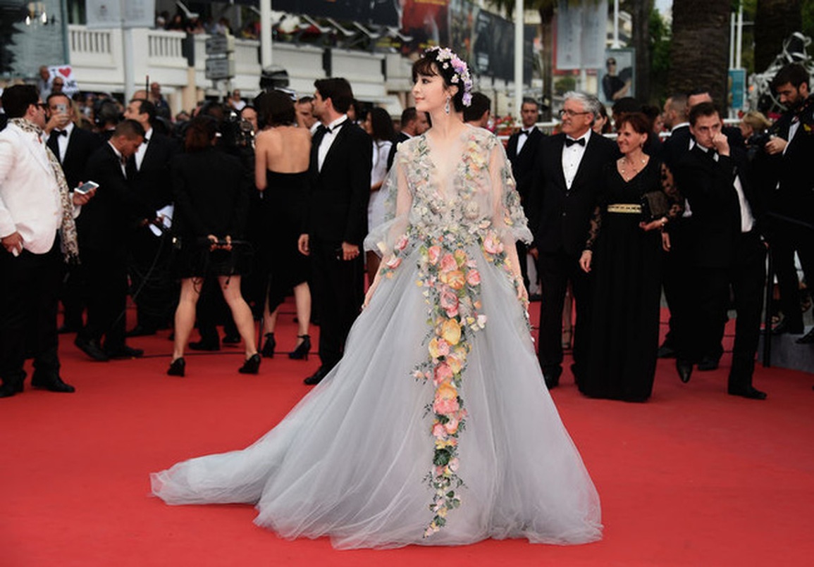 Trước Lý Nhã Kỳ, loạt nữ thần châu Á từng oanh tạc thảm đỏ Cannes - 4 Trước Lý Nhã Kỳ, loạt nữ thần châu Á từng oanh tạc thảm đỏ Cannes - 4