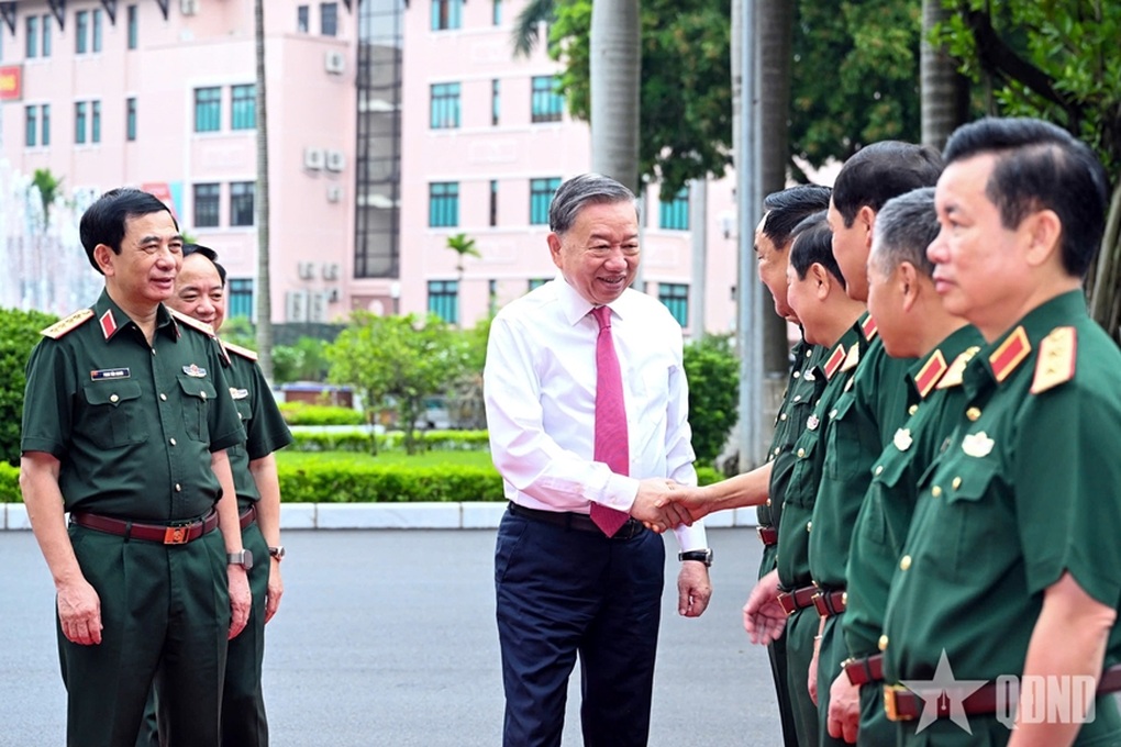 “Cán bộ cấp cao Quân đội tham gia Trung ương phải có uy tín cao trong Đảng” - 1 “Cán bộ cấp cao Quân đội tham gia Trung ương phải có uy tín cao trong Đảng” - 1