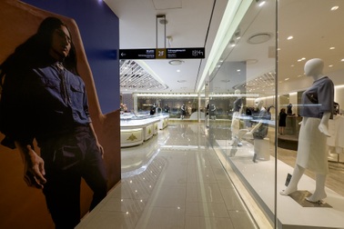 Các trung tâm thương mại hàng đầu của Hà Nội vắng khách