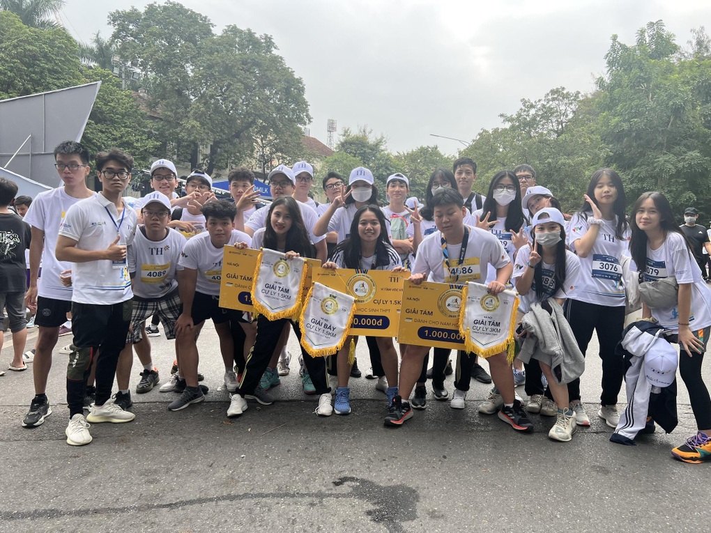Cuộc thi ảnh, video Ấn tượng S-Race hút giới trẻ - 3 Cuộc thi ảnh, video Ấn tượng S-Race hút giới trẻ - 3