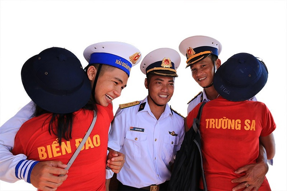 Trường Sa kết nối những trái tim xa xứ - 2 Trường Sa kết nối những trái tim xa xứ - 2