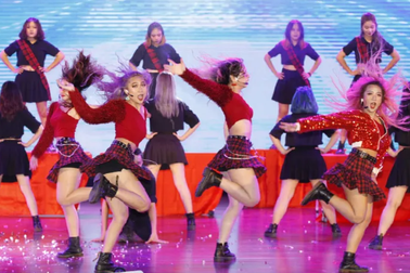 Nhóm nhảy quyến rũ trường Ngân hàng ẵm 50 triệu đồng giải Nhất Kpop dance