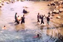 Xuống thác tắm sau chầu nhậu, một công nhân chết đuối