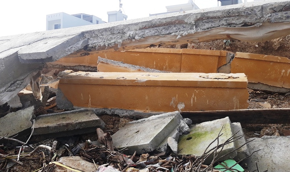 Vụ kè 12 tỷ chưa bàn giao đã nát: Không có chuyện lấy ngân sách để khắc phục! - 3 Vụ kè 12 tỷ chưa bàn giao đã nát: Không có chuyện lấy ngân sách để khắc phục! - 3
